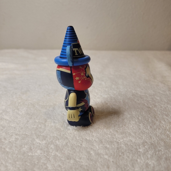 Disney Vinylmation Park Series 2013  Poster Art Series January Always Lucky - Picture 4 of 5